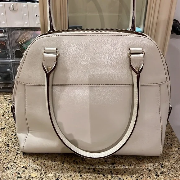 Kate Spade hand bag!! Very loved but rarely used.. Looks like new!! - Picture 3 of 5